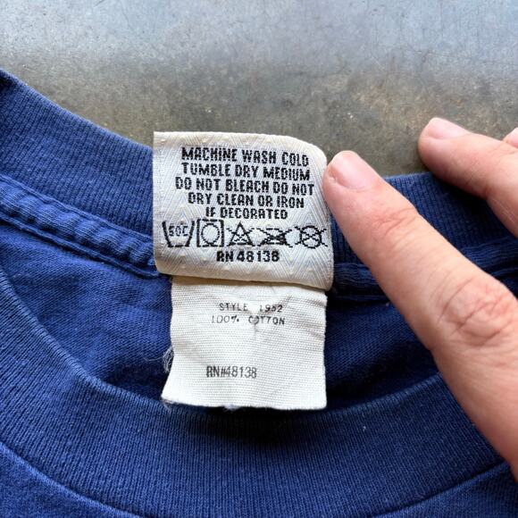 Vintage Nutmeg Detroit Pistons 1990 World Champions T-shirt - Picture 4 of 6